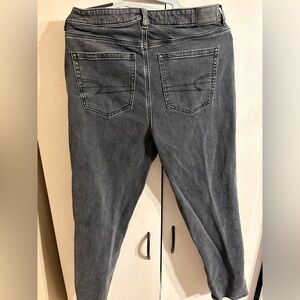 AE mom jeans size 8!